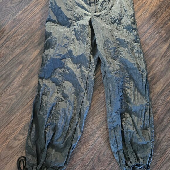 WILD FABLE Athletic/Athleisure Recycled Nylon Krinkle Jogger Pants NWT/SIZE S - Picture 3 of 8